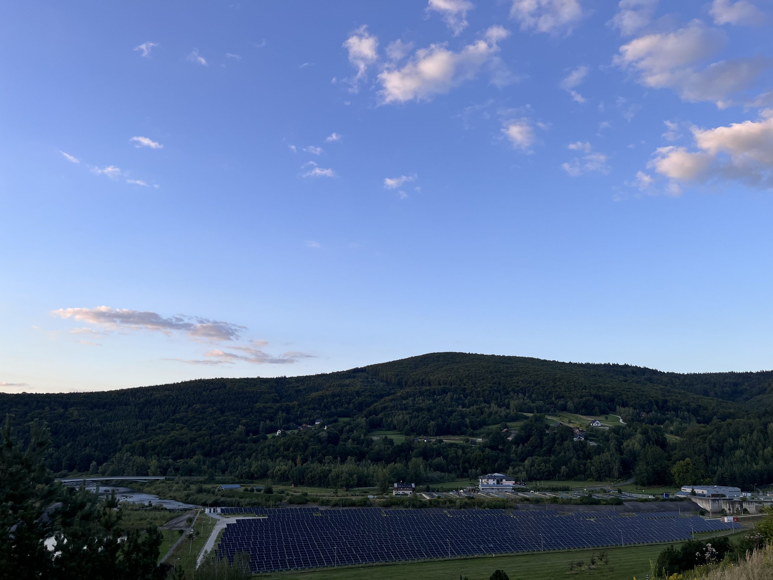 Widok na okolicę z zapory w Świnnej Porębie